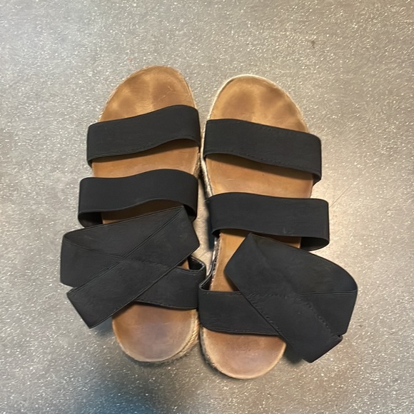 Steve Madden platform sandals with ankle strap - Picture 3 of 3